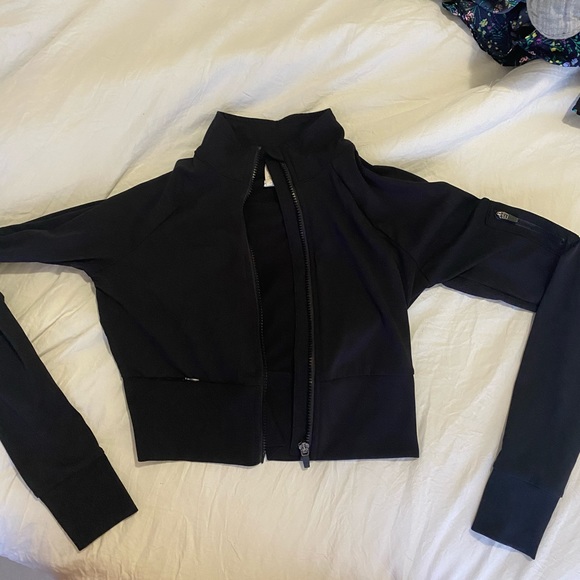 cropped workout jacket